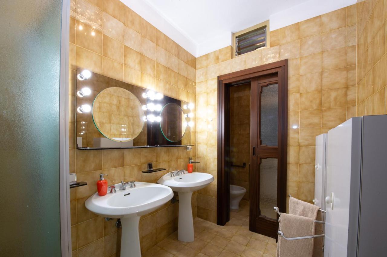 Elegante Appartamento Di 200 Mq Con Vista A San Remo Kültér fotó